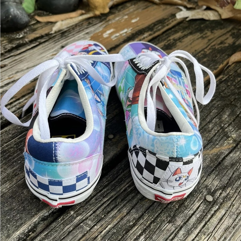 Vans Off The Wall Mens 8 Womens 9.5 EU 40.5 X Sailor Moon Sneakers Old Skool - Picture 4 of 9